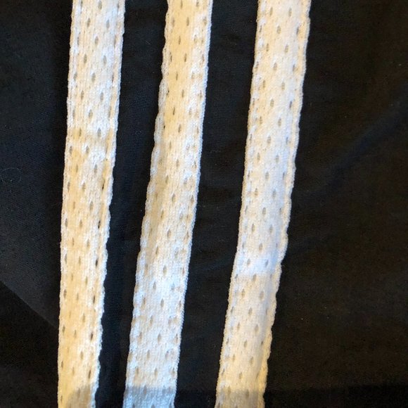 Brand New Women's Adidas ESSENTIALS REPEAT LOGO LOOSE-FIT WINDBREAKER - Picture 12 of 12